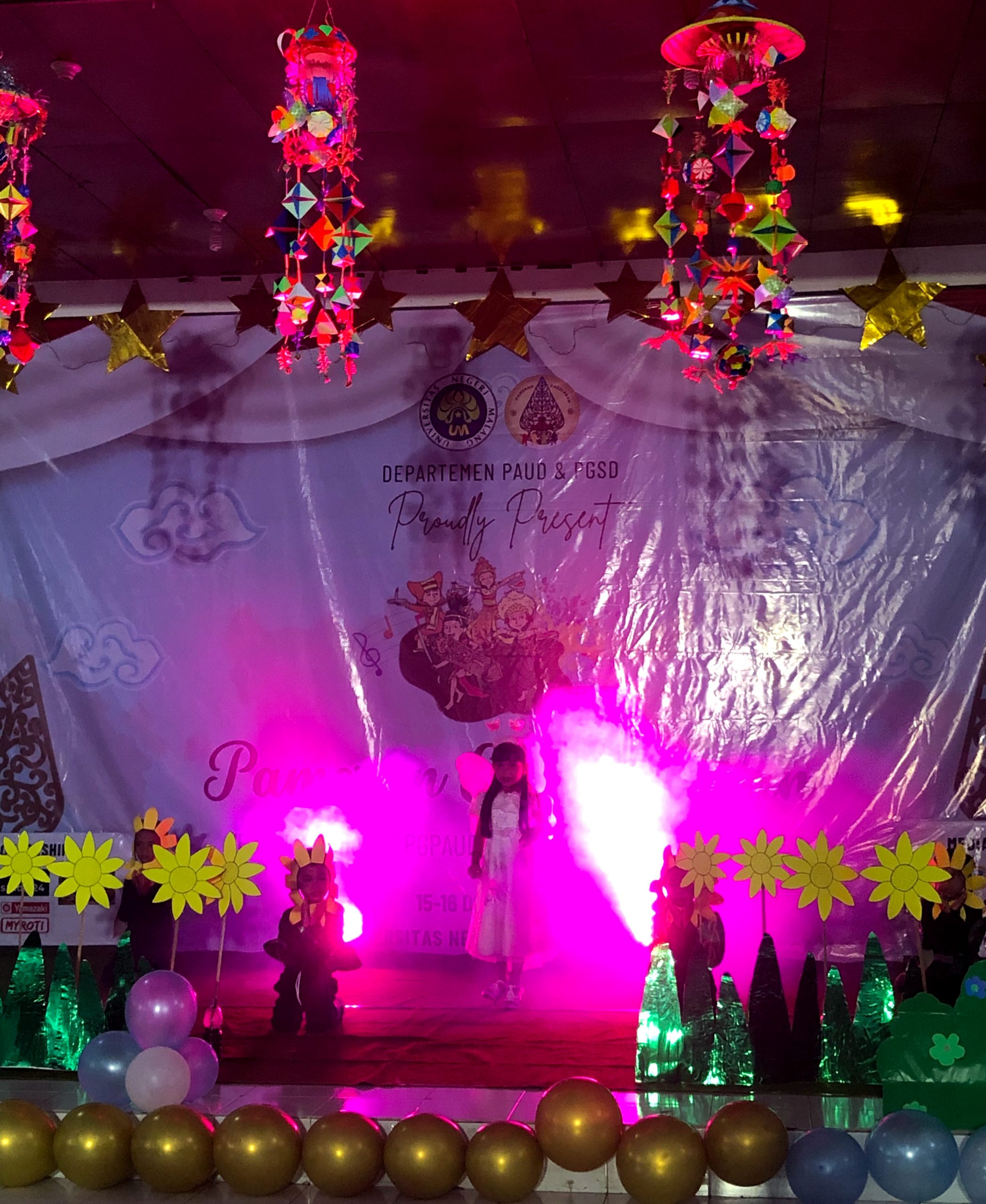 PAGELARAN  SENI BERTAJUK TEMA “ BANGKIT GENERASI PAUD & SD BERSATU, UM BERKARYA”