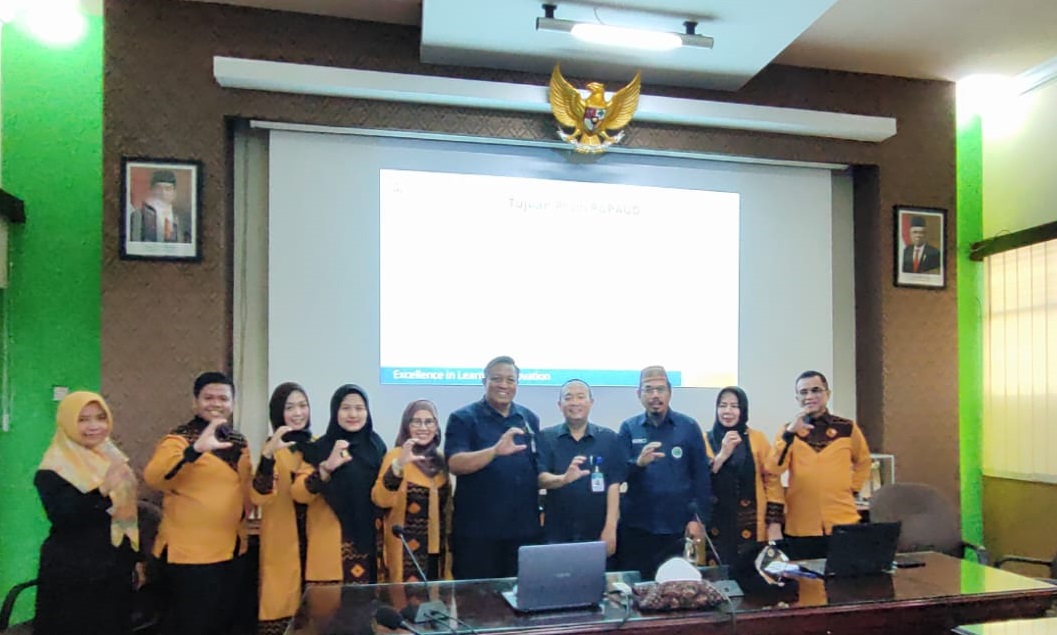 SINERGI PENDIDIKAN ANAK USIA DINI: FAKULTAS ILMU PENDIDIKAN PAUD UM TERIMA KUNJUNGAN LAMBUNG MANGKURAT