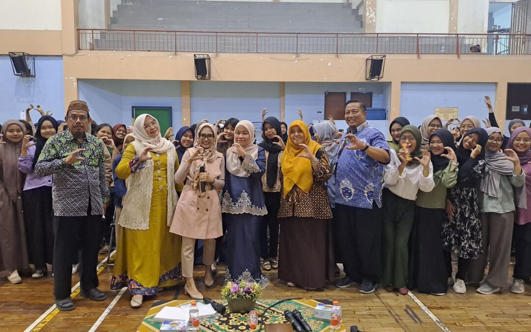 PROGRAM CO-TEACHING PRODI PGPAUD UM: PENGAJARAN BAHASA INGGRIS SEBAGAI BAHASA KEDUA UNTUK ANAK USIA DINI