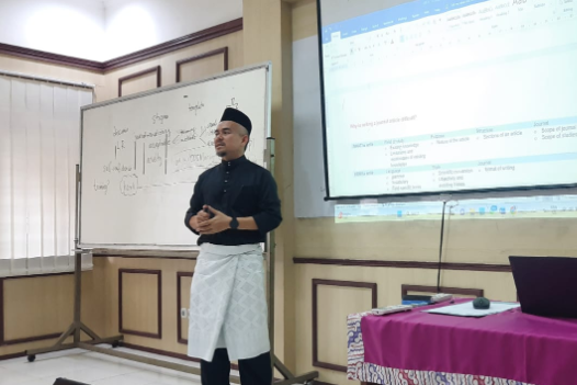 WEBINAR INTERNASIONAL : DO AND DON’T PENULISAN ARTIKEL PENELITIAN WITH SYARMAINE ENTERPRISE MALAYSIA
