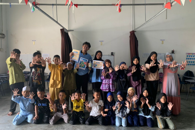 TIM PENGABDIAN UM GOES TO SANGGAR BIMBINGAN KUALA LANGAT MALAYSIA