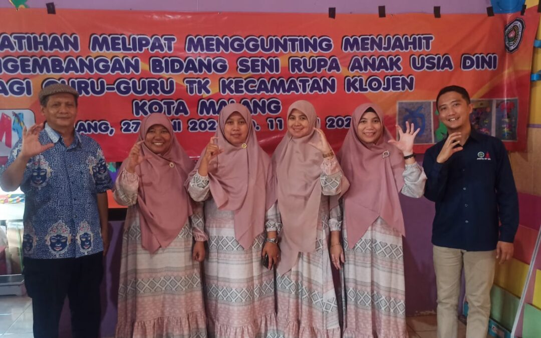 TINGKATKAN KREATIVITAS ANAK USIA DINI, MELALUI PELATIHAN SENI DI TK ISLAM AL IKHLAS