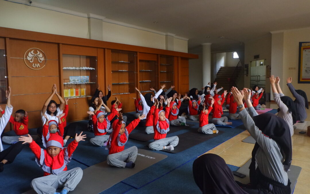 KEHIDUPAN SEHAT DAN SEJAHTERA: IMPLEMENTASI SDGs 3 MELALUI YOGA KIDS