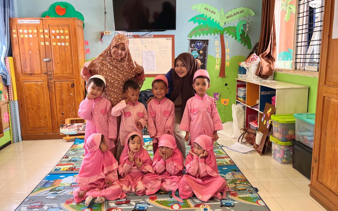 BLOOMING FLOWERS: PERMAINAN EDUKATIF UNTUK STIMULASI MOTORIK HALUS ANAK USIA DINI, SEJALAN WUJUDKAN SDGS 3,4, 9, DAN 10